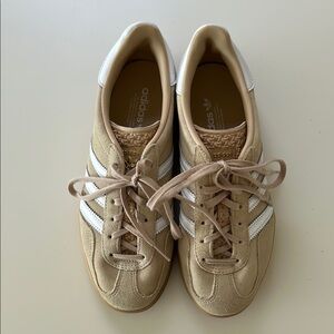 Adidas Women's Sneakers - Tan and White